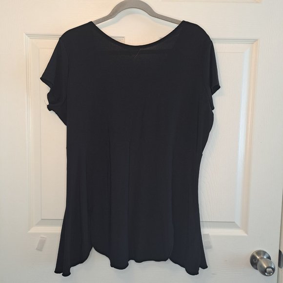 Dynamite Stretchy Black Rouched Tie Front Unique Hem Blouse Plus Size 2 - Picture 2 of 5